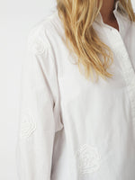 Neo Noir Dalma Dori Embroidery Hvid