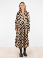 Neo Noir Layli Distressed Dot kjole